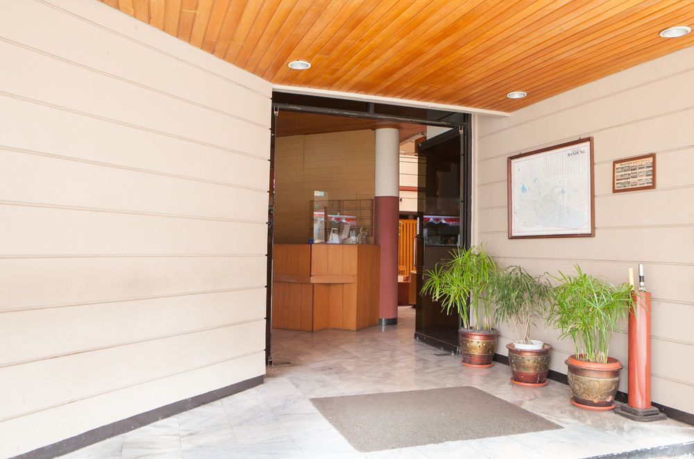 Reddoorz Plus @ Sukamulya Pasteur 2 Bandung Exteriér fotografie